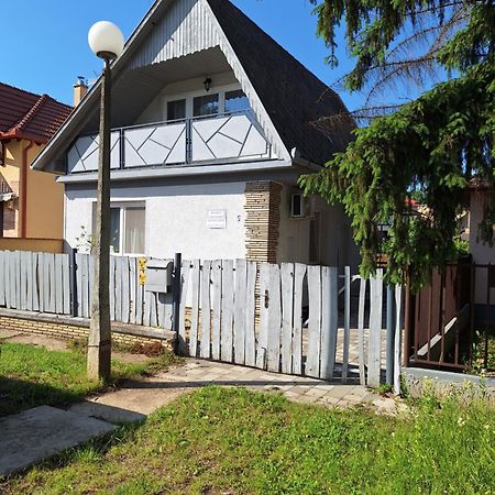 Nikolett Apartman Hajdúszoboszló 外观 照片