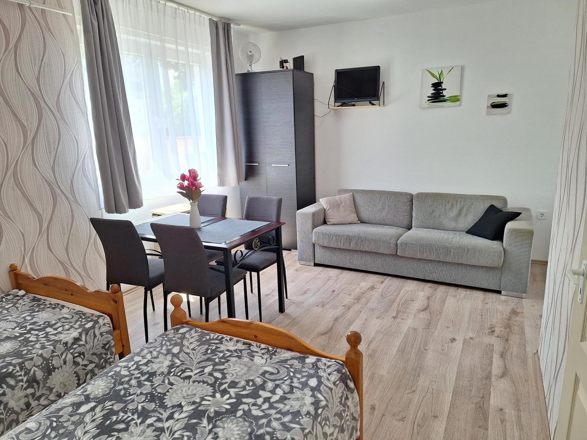 Nikolett Apartman Hajdúszoboszló 外观 照片