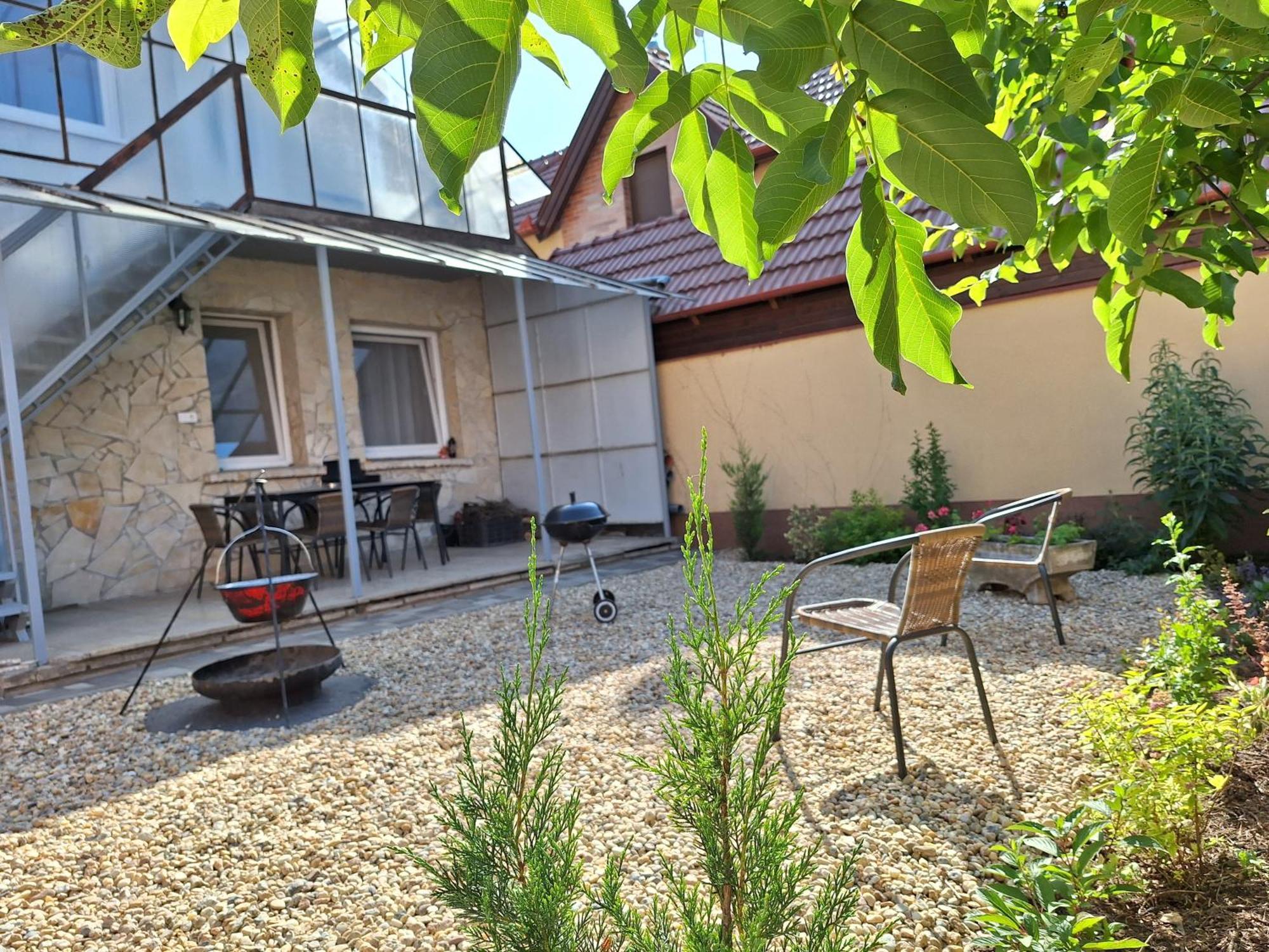 Nikolett Apartman Hajdúszoboszló 外观 照片